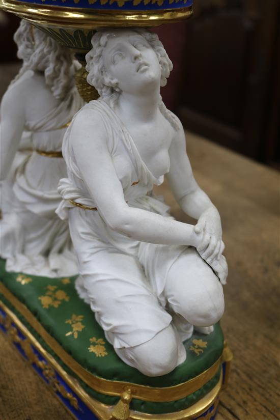 A Paris porcelain dessert service centrepiece